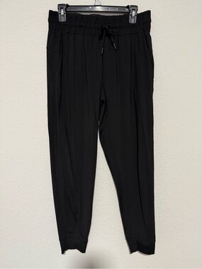 Men's Black Elastic-Waist Jogger Pants